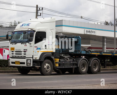 Chiangmai, Thailand - 11. Juli 2019: Trailer Truck von IAA Logistik. Auf der straße Nr. 1001, 8 km von Chiang Mai City. Stockfoto