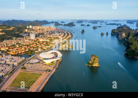 Quang Ninh Planung, Messe- und Ausstellungsbereich oder Delphinen Haus. Halong Stadt. In der Nähe der Halong Bay, UNESCO-Weltkulturerbe. Beliebte Wahrzeichen von VIetnam Stockfoto