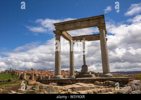 Avila de los Caballeros. Die vier Post, Los Cuatro Postes. Christian Denkmal in der Stadt Ávila, Kastilien und Leon, Spanien Stockfoto