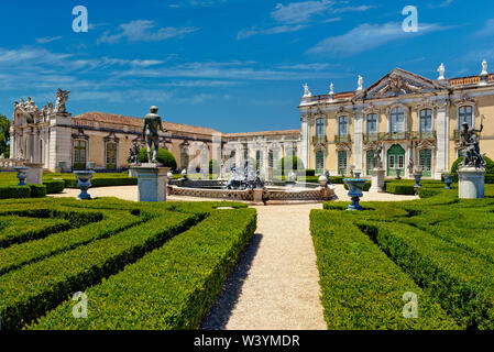 Die formale Gärten der Queluz Palast, Lissabon, Portugal Stockfoto