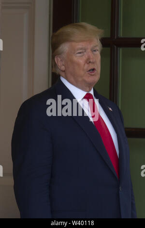 Washington, District of Columbia, USA. 18 Juli, 2019. Präsidenten der Vereinigten Staaten Donald J. Trumpf begrüßt Ministerpräsident der Niederlande Mark Rutte, wie er das Weiße Haus in Washington, DC, USA. Am 18. Juli 2019. Credit: Stefani Reynolds/CNP/ZUMA Draht/Alamy leben Nachrichten Stockfoto