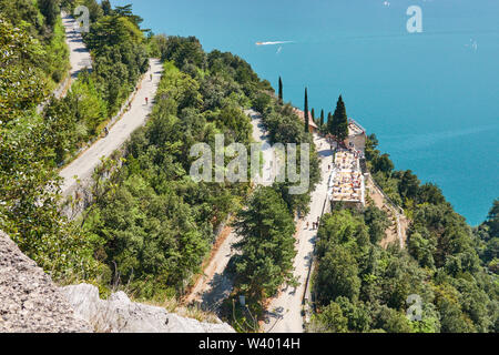 Bike Road bis zu Pregasina mit Restaurant und Bar, Ristorante Ponalealto Ponale Alto Belvedere am Lago di Garda, Gardasee, Torbole - Nago, Riva, Stockfoto