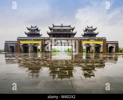 Tor zu Trang Ein Ökotourismus Provinz Willkommen, Ninh Binh, Vietnam Stockfoto