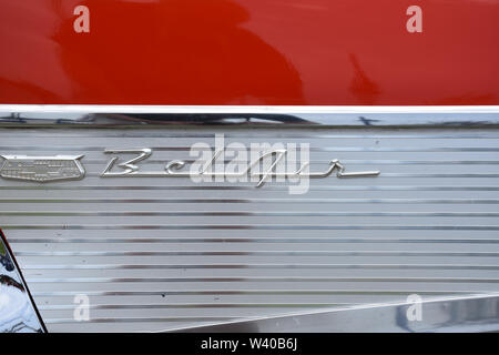 Auf dem Fabrikschild ein 1957 Chevrolet Belair. Stockfoto