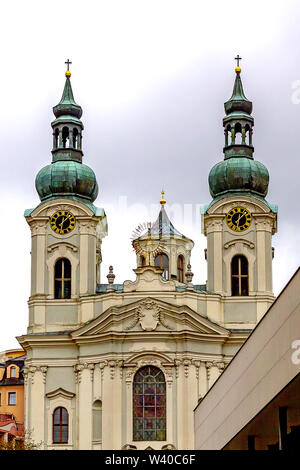 Karlovy Vary. Die Kirche St. Maria Magdalena. Der Tschechischen Republik Stockfoto