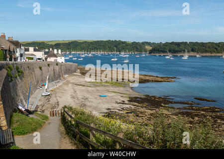 Das Dorf an der Küste von St. Mawes, Cornwall, England. Stockfoto
