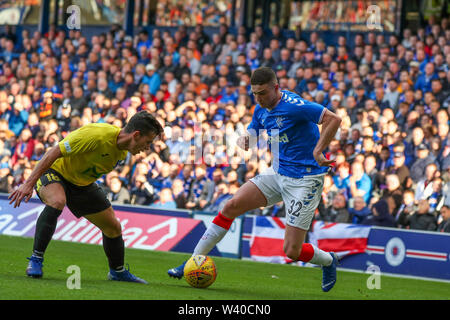 Glasgow, Schottland, Großbritannien. 18 Juli, 2019. Auf das Rückspiel in Ibrox Fußballstadion, Glasgow Rangers schlagen St Joseph's FC von Gibraltar 6 - 0 in der UEFA Europa League Qualifikation 1, zweites Bein. Alfredo Morelos zählte einen Hattrick, Jermain Defoe zählte 2 und Joe Aribo zählte 1. Credit: Findlay/Alamy leben Nachrichten Stockfoto