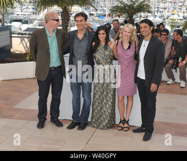 CANNES, Frankreich. Mai 20, 2010: LtoR: Noah Emmerich, Doug Liman, Liraz Charhi, Naomi Watts & Khaled Nabawy am Fotoshooting für ihren Film "Fair Game", die im Wettbewerb ist auf der 63. Festival de Cannes. © 2010 Paul Smith/Featureflash Stockfoto