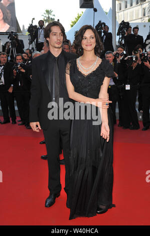 CANNES, Frankreich. Mai 24, 2010: Asia Argento bei der Schließung Awards Gala am 63. Festival de Cannes. © 2010 Paul Smith/Featureflash Stockfoto