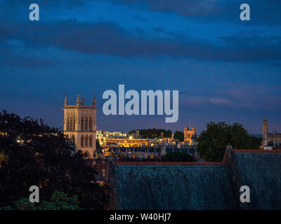 Ein Landschaftsfotos von Cambridge, England, die von Castle Hill, einschließlich der Turm der St. Mary's Kirche Stockfoto