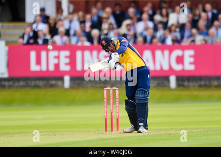 LONDON, VEREINIGTES KÖNIGREICH. 18 Jul, 2019. Tom Westley von Essex Cricket Club während T 20 Vitalität Blast Befestigung zwischen Middesex vs Essex Adler an der Lord's Cricket Ground am Donnerstag, 18. Juli 2019 in London, England. Credit: Taka G Wu/Alamy leben Nachrichten Stockfoto