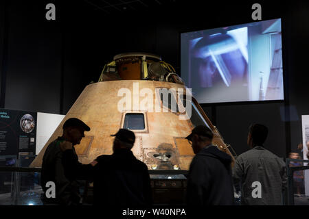 Der Befehl Modul Columbia auf Anzeige während der 'Ziel Mond' Ausstellung im Museum in Seattle, Washington am 18. Juli 2019. Die Ausstellung, die in Zusammenarbeit mit dem Smithsonian Institution vorgestellt, feiert die Apollo-11-Mission während der 50. Jahrestag der Mondlandung. Stockfoto