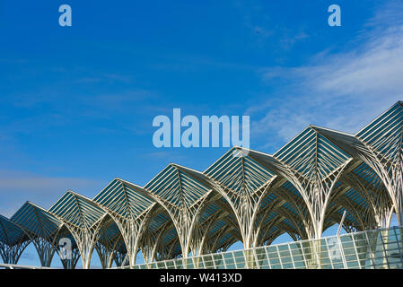 Der Bahnhof Oriente wurde der spanische Architekt Santiago Calatrava anvertraut, und es wurde 1998 für die Expo '98 in Lissabon, Portugal abgeschlossen Stockfoto