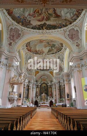 Kirche von San Giacomo und San Leonardo in Alta Badia - Dolomiten Stockfoto