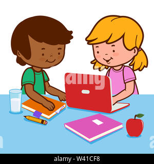 Schüler, die Hausaufgaben mit einem Computer machen. Kinder in der Schulklasse. Stockfoto