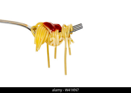 Wirbel von gekochten Spaghetti mit einer Gabel auf weißem Hintergrund, Nahaufnahme. Isolieren. Stockfoto