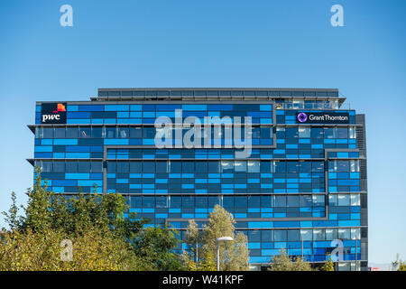 2 Glas Wharf Gebäude mit PWC und Grant Thornton, Tempel, Bristol, Großbritannien Stockfoto