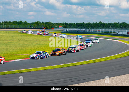 Moskau Russland 06.09.2019 Ring Auto Rennen erste Runde Stockfoto