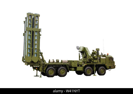 Raketenkomplex S-300 auf weißem Hintergrund, isolieren Stockfoto