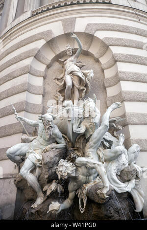 Brunnen mit weißem Marmor statue Sea Power öffentliche in Wien, Österreich Stockfoto