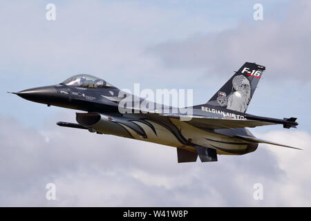 Belgische Luftwaffe F-16 Fighting Falcon der RIAT Air Show, RAF Fairford, Gloucestershire, Großbritannien anreisen Stockfoto