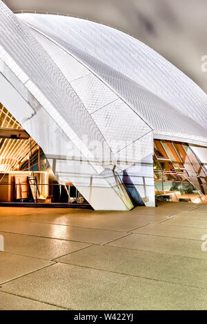 Sydney Opera House außerhalb Fußboden und weißen Dach aus einem Muster mit der Beleuchtung Stockfoto
