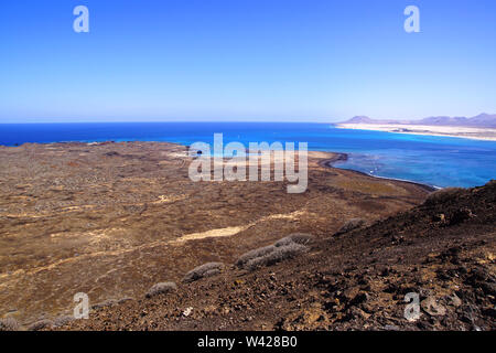 Blick vom Vulkan "La Caldera" auf der Isla de Lobos in Fuerteventura, Spanien Stockfoto