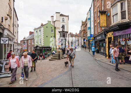 Straße an der Kreuzung der Sattler Straße und Brücke in Elvet Durham, England, Großbritannien Stockfoto