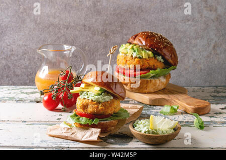 Vegane Burger mit Karotte Stockfoto