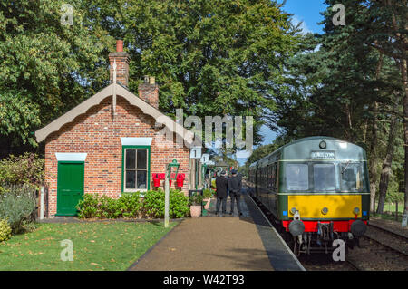 Erbe Dieselmotor bei Holt Station auf dem North Norfolk Eisenbahn Stockfoto