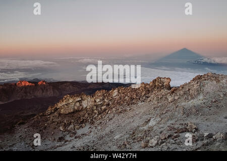 Schatten des Teide im Horizont von der Gipfel gesehen Stockfoto