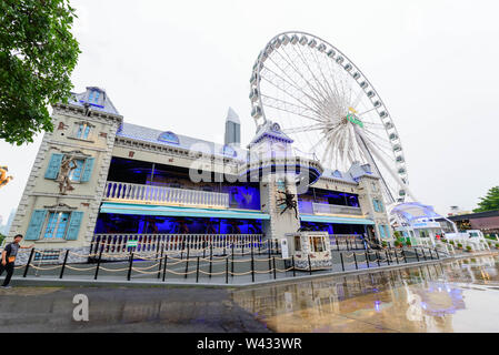 Bangkok, Thailand - 3 Juli, 2019: The Haunted House im Vergnügungspark in der Nacht von ASIATIQUE SUN der Riverfront Shopping Mall Stockfoto