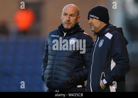 Manager von Colchester United, John McGreal und Assistent, Steve Kugel - Colchester United v Mansfield Town, Sky Bet Meisterschaft, JobServe Gemeinschaft Stadion, Colchester - 19 Januar 2019 Editorial nur verwenden - DataCo Einschränkungen Stockfoto