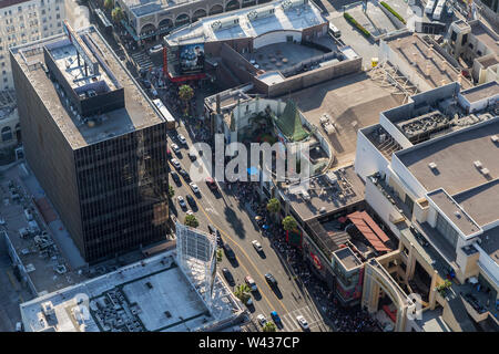 Los Angeles, Kalifornien, USA - 6. August 2016: Luftaufnahme des Hollywood Boulevard in der Nähe der berühmten Chinese Theatre in Hollywood, Kalifornien. Stockfoto