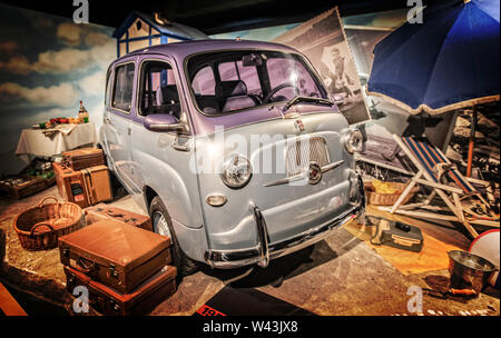 Italien Piemont Turin Museo Dell'Automonbile Torino (mauto) - Italien 1956 - Fiat 600 Multipla - Große, kleine, ursprüngliche und billig: pratcically wird Design Stockfoto