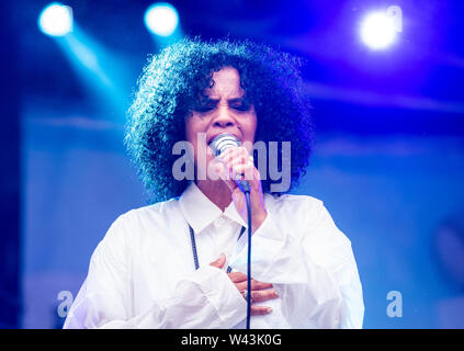 Neneh Cherry live bei Latitude Festival, Obelisk Arena, henham Park, Suffolk, Großbritannien am 19. Juli 2019 Stockfoto