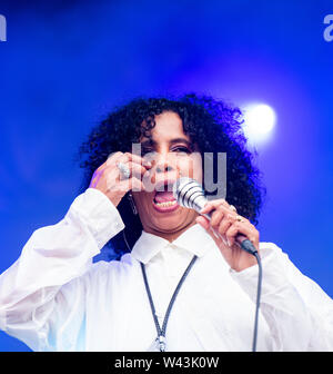 Neneh Cherry live bei Latitude Festival, Obelisk Arena, henham Park, Suffolk, Großbritannien am 19. Juli 2019 Stockfoto