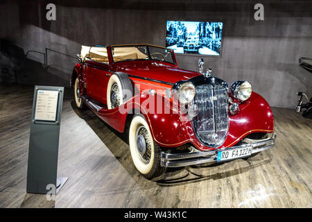Vom 7. Juli 2019 - Museum EFA Mobile Zeiten in Amerang, Deutschland: Horch 853 Sportcabriolet 1937. Retro Auto, Oldtimer Stockfoto