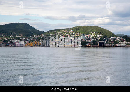 Hafen und Stadt Harstad, Insel Hinnoya, Troms Grafschaft, Norwegen Stockfoto