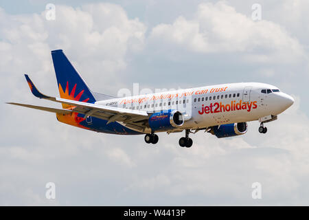 G-GDFO Boeing 737-3 U 3-28740 am 11. Juli 2019, Landung auf Paris Roissy am Ende der Jet 2 LS 315 Flug von Leeds Stockfoto