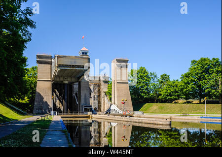 PETERBOROUGH, ONTARIO, Kanada - 21. JUNI 2018: Der Peterborough Lift Lock war einst der höchste hydraulische Schiffshebewerk der Welt. Stockfoto