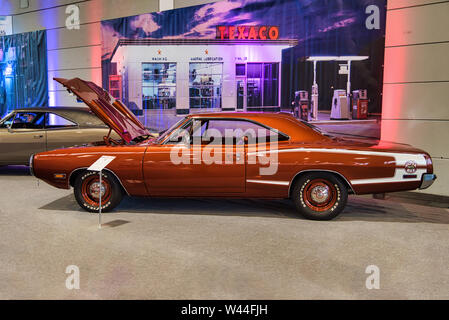 FRIEDRICHSHAFEN - Mai 2019: rot orange DODGE SUPER BEE 1970 an motorworld Klassiker Bodensee am 11. Mai 2019 in Friedrichshafen. Stockfoto