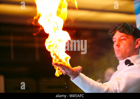 Explosion während des Experiments. Erfolglosen Experiment im chemischen Labor. Stockfoto