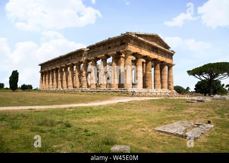 Griechische Neptun Tempel, Ansicht von Südosten, Paestum, Italien. Stockfoto