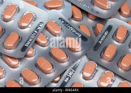 Tabletten im Blister Verpackung, Deutschland Stockfoto