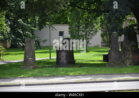 Alte Friedhof im Herzen der Stadt Kassel, Deutschland Stockfoto