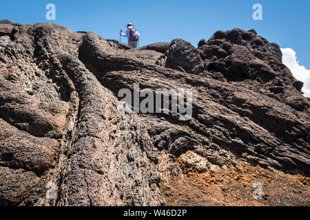 Erstarrter lava auf der beliebten Spaziergang zum Krater auf dem Piton de la Fournaise, einer der aktivsten Vulkane der Welt, La Reunion. Stockfoto