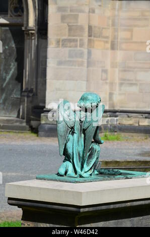 Alte Friedhof im Herzen der Stadt Kassel, Deutschland Stockfoto