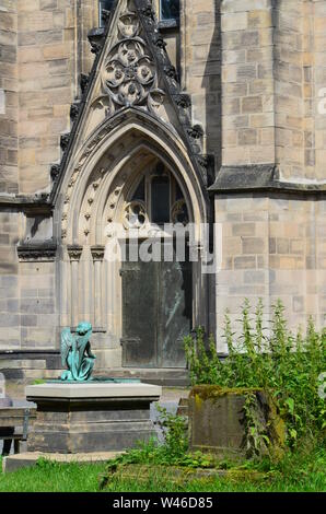 Alte Friedhof im Herzen der Stadt Kassel, Deutschland Stockfoto