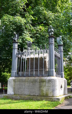 Alte Friedhof im Herzen der Stadt Kassel, Deutschland Stockfoto